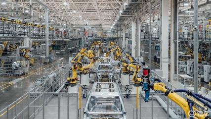 從車(chē)間到車(chē)展,問(wèn)界開(kāi)始走向海外