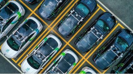 自動(dòng)駕駛的抉擇時(shí)刻 滴滴聯(lián)手廣汽埃安"造無(wú)人車(chē)"